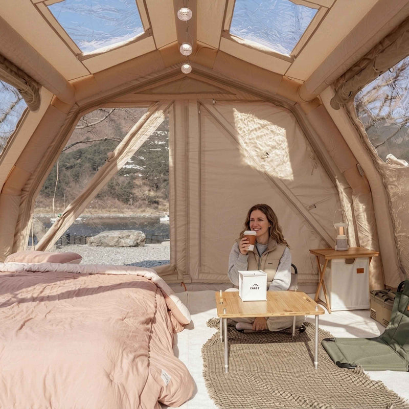 Coody 10.0 Pro in beige features generous headroom, bright openings, and flexible weather protection.
