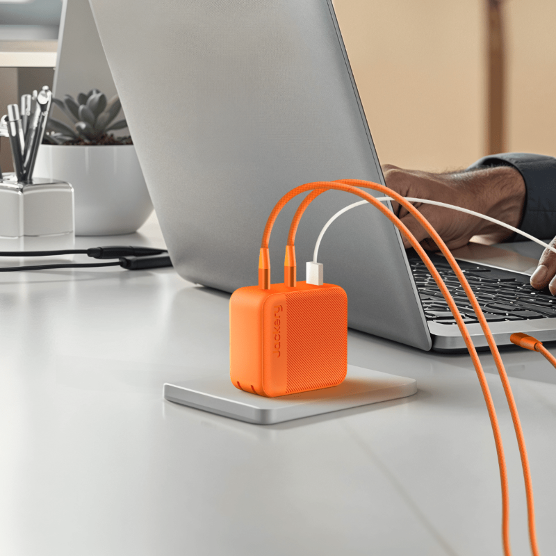 Jackery 102W GaN 3-Port Fast Charger – Dual USB-C, Eco-Friendly
